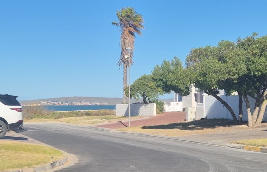 To Let 2 Bedroom Property for Rent in Middedorp Western Cape